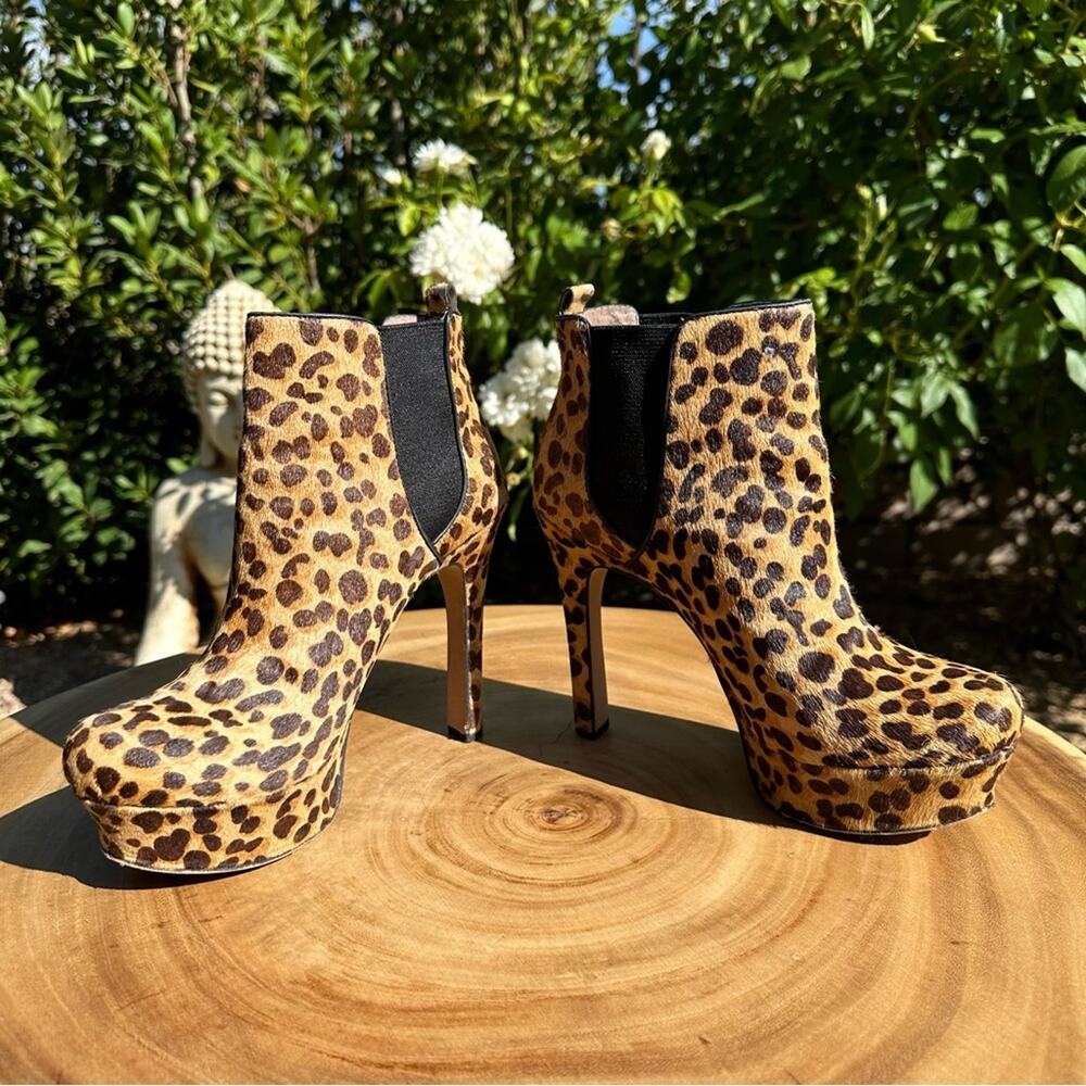 VINCE CAMUTO Leopard Print Cow Hair Leather Platform Boots Size 6 - Picture 9 of 9